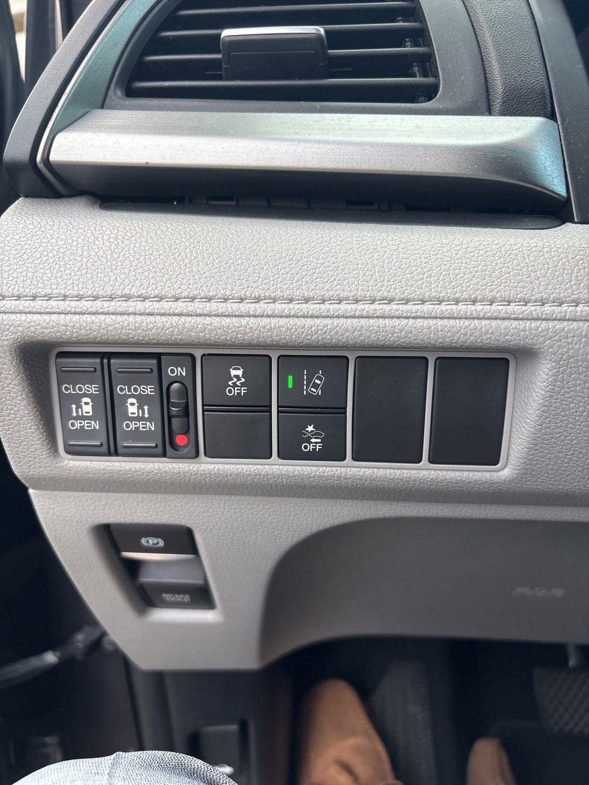 Used 2018 Honda Odyssey EX image 8
