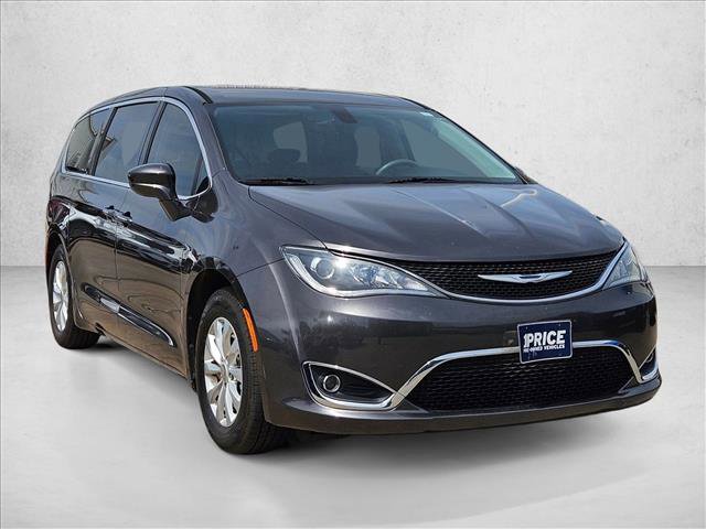 Used 2018 Chrysler Pacifica Touring Plus image 3