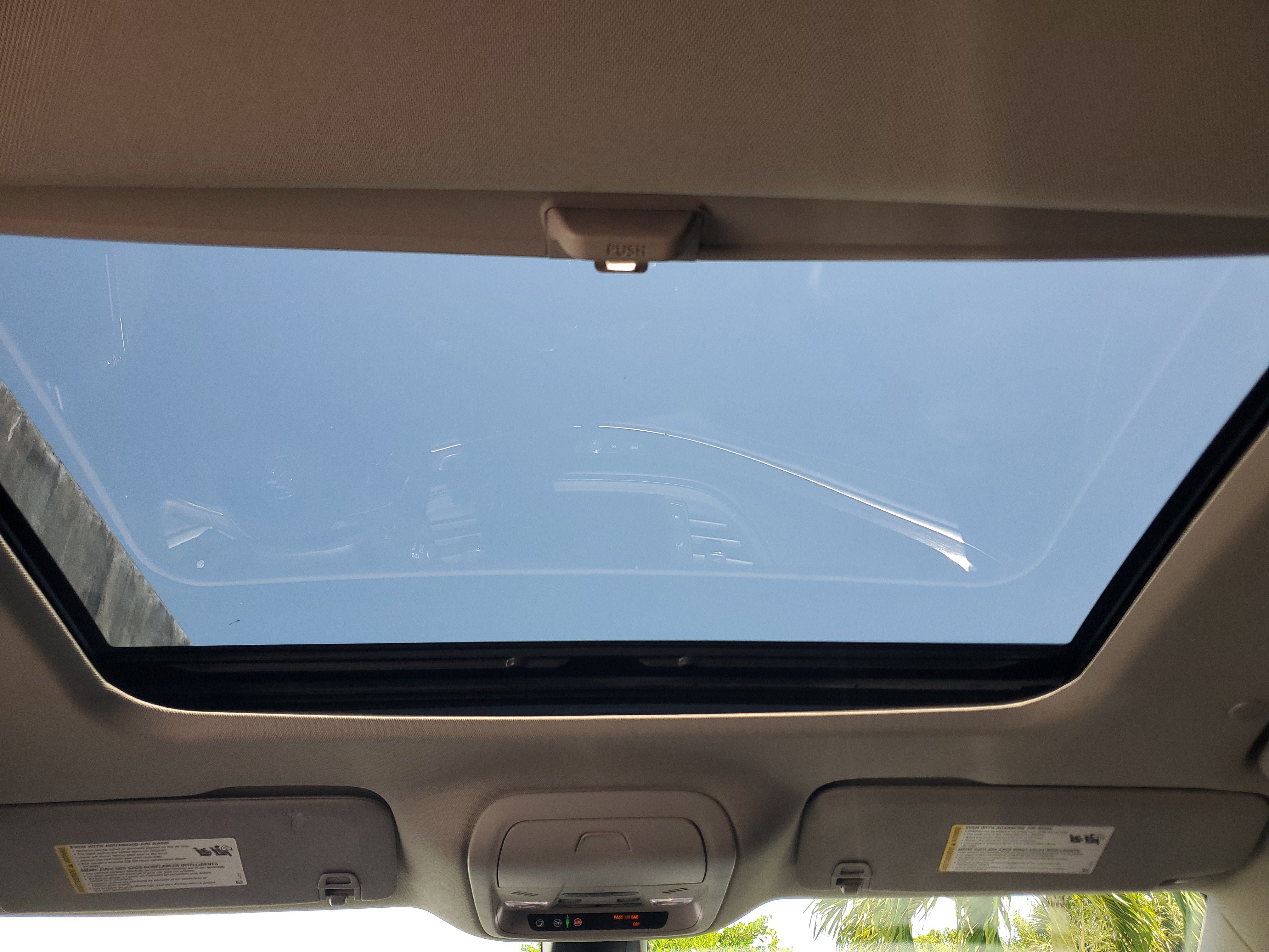 Used 2019 Buick Enclave Avenir w/ Avenir Technology Package FWD image 17