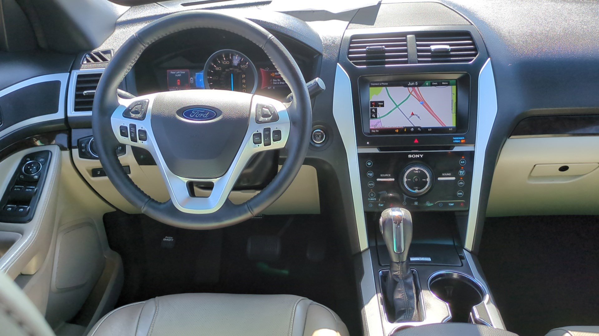 Used 2015 Ford Explorer Limited w/ Equipment Group 302A FWD image 26