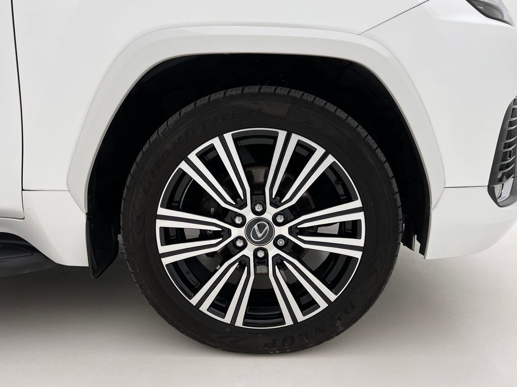 Certified 2024 Lexus LX 600 4WD w/ Luxury Package image 29