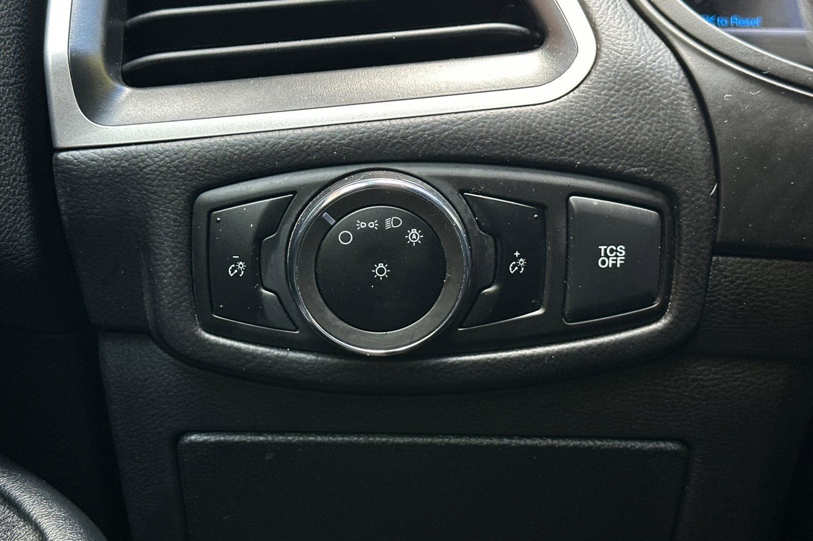Used 2024 Ford Edge SEL AWD/4WD image 35