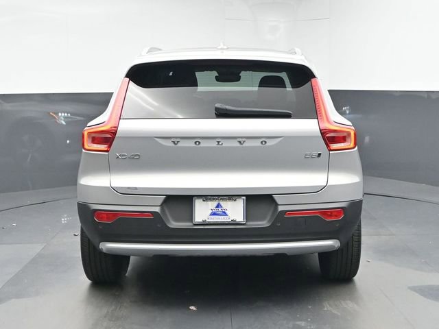Used 2024 Volvo XC40 B5 Plus w/ Protection Package Premier image 7