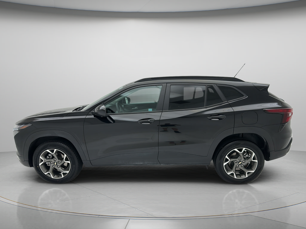 Used 2025 Chevrolet Trax LT w/ LT Convenience Package FWD image 8