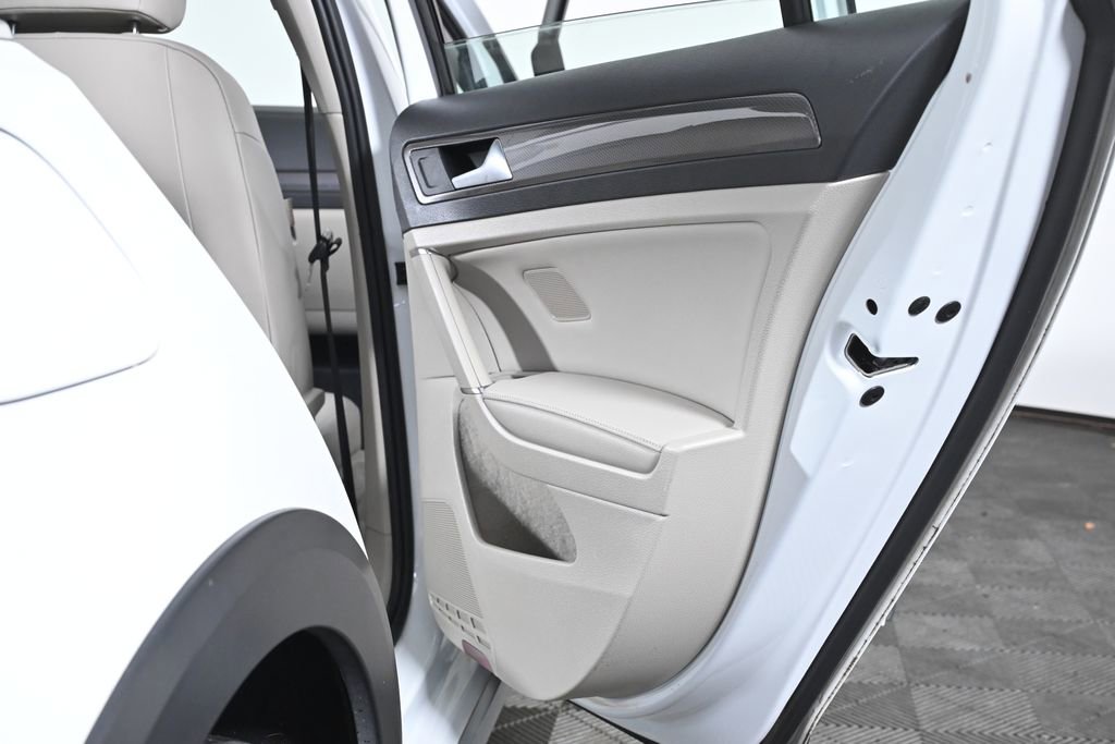 Used 2019 Volkswagen Golf Alltrack SE image 31