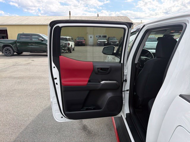 Used 2023 Toyota Tacoma SR5 AWD/4WD image 43