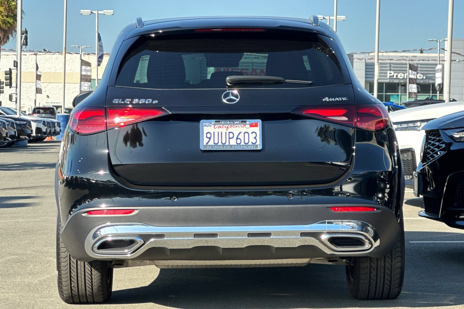 Used 2025 Mercedes-Benz GLC 350e 4MATIC w/ Driver Assistance Package image 5