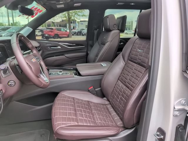 Used 2024 Cadillac Escalade Sport Platinum w/ LPO, ONYX Package AWD/4WD image 13
