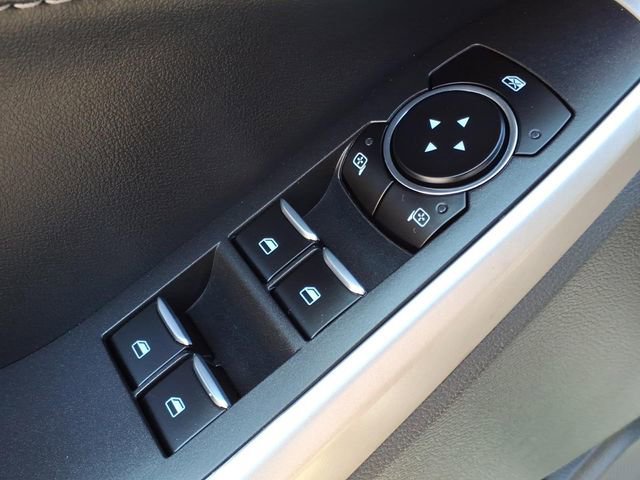 Used 2022 Ford Explorer XLT w/ Equipment Group 202A AWD/4WD image 18