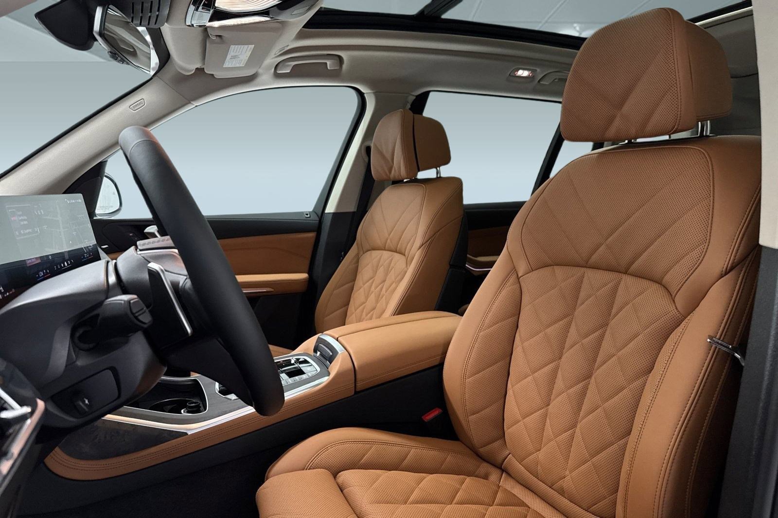 Used 2026 BMW X7 xDrive40i w/ Premium Package image 5