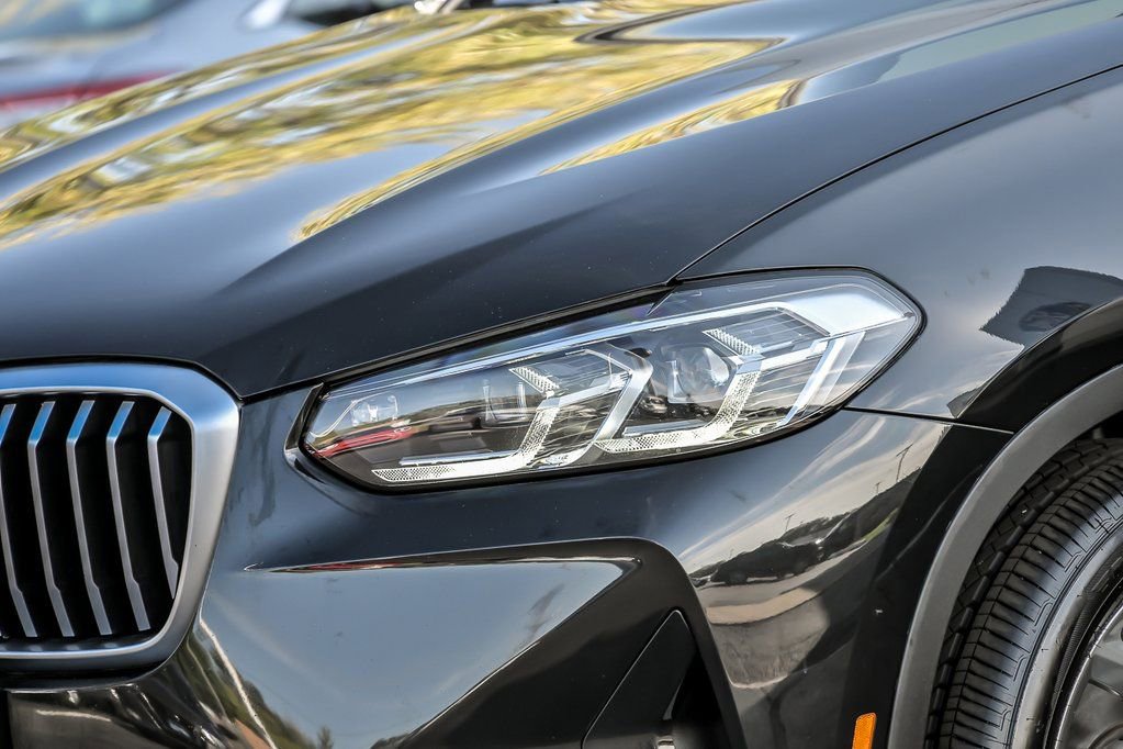 Used 2023 BMW X3 xDrive30i w/ Premium Package image 3