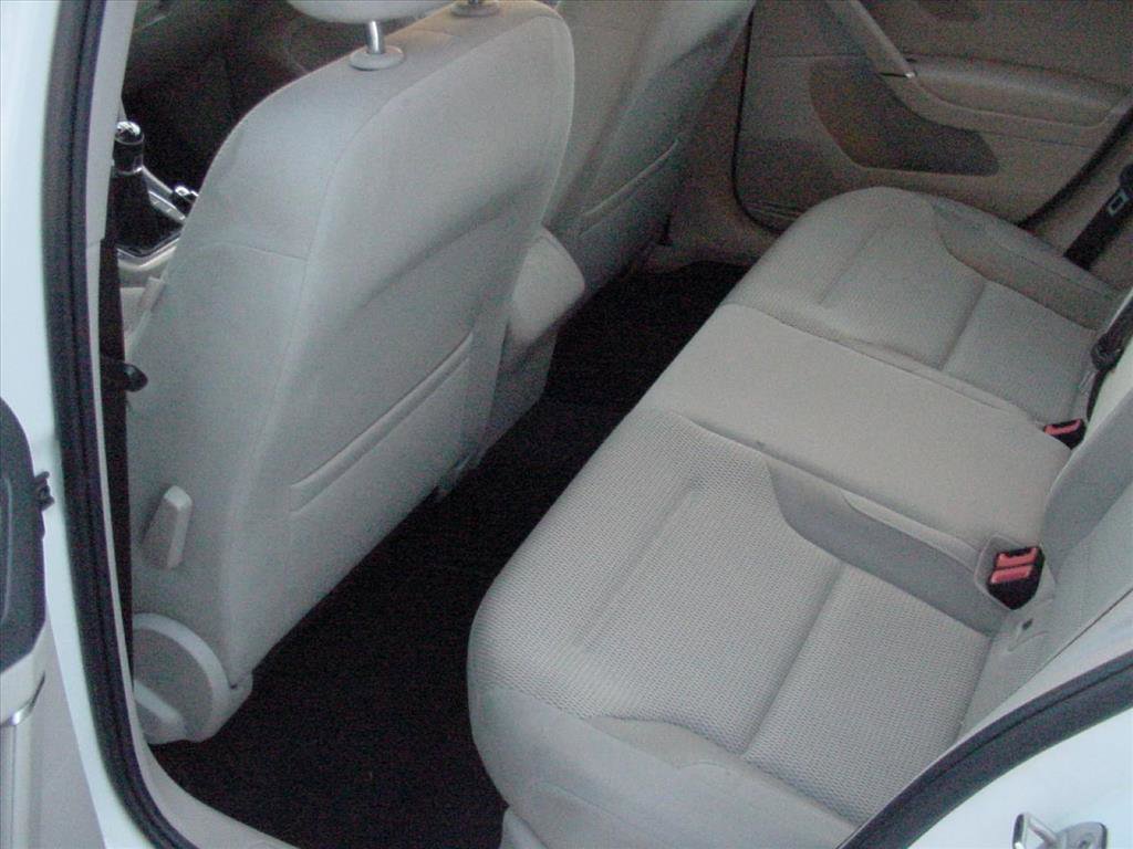 Used 2019 Volkswagen Golf S image 8