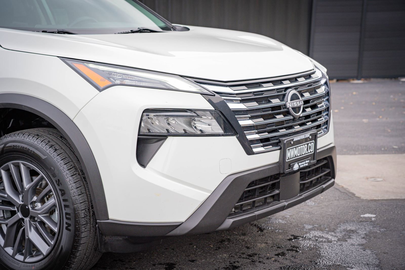 Used 2024 Nissan Rogue S image 4