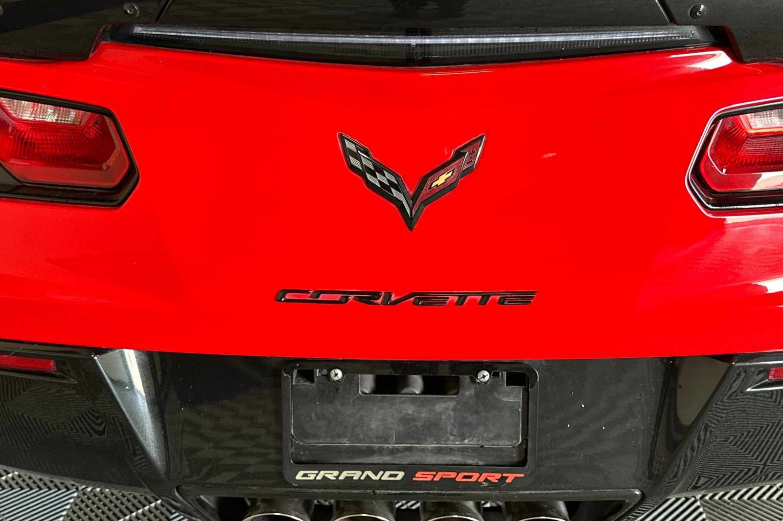 Used 2019 Chevrolet Corvette Grand Sport w/ Carbon Flash Badge Package image 47