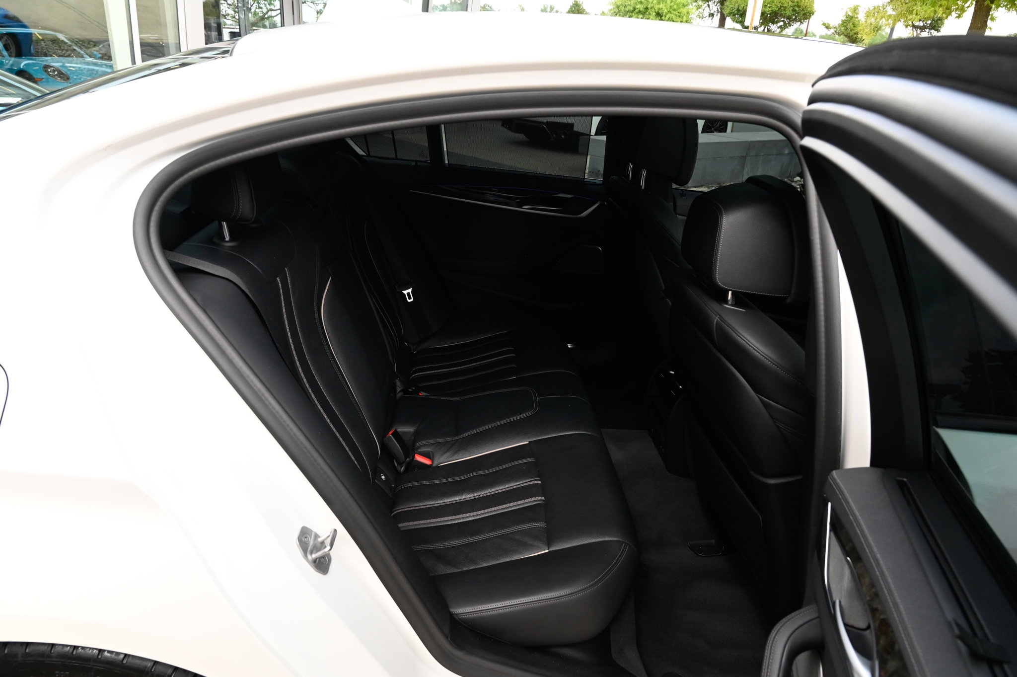 Used 2021 BMW M550i xDrive w/ Executive Package AWD/4WD image 50