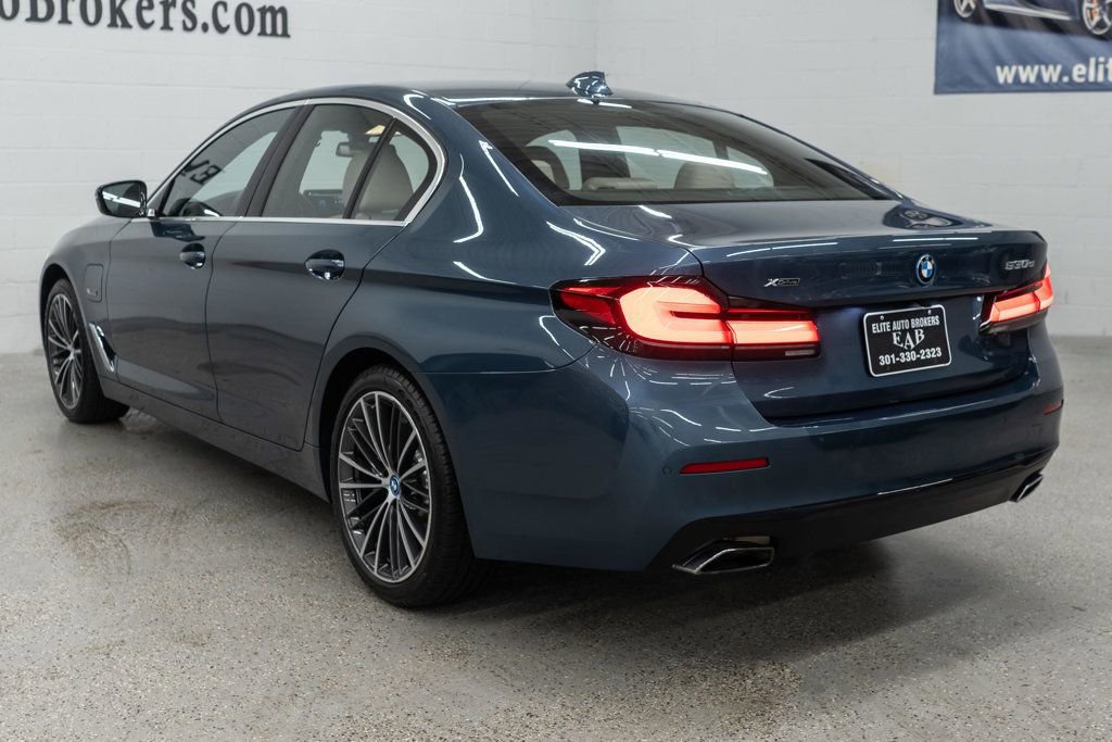 Used 2023 BMW 530e xDrive w/ Premium Package image 42