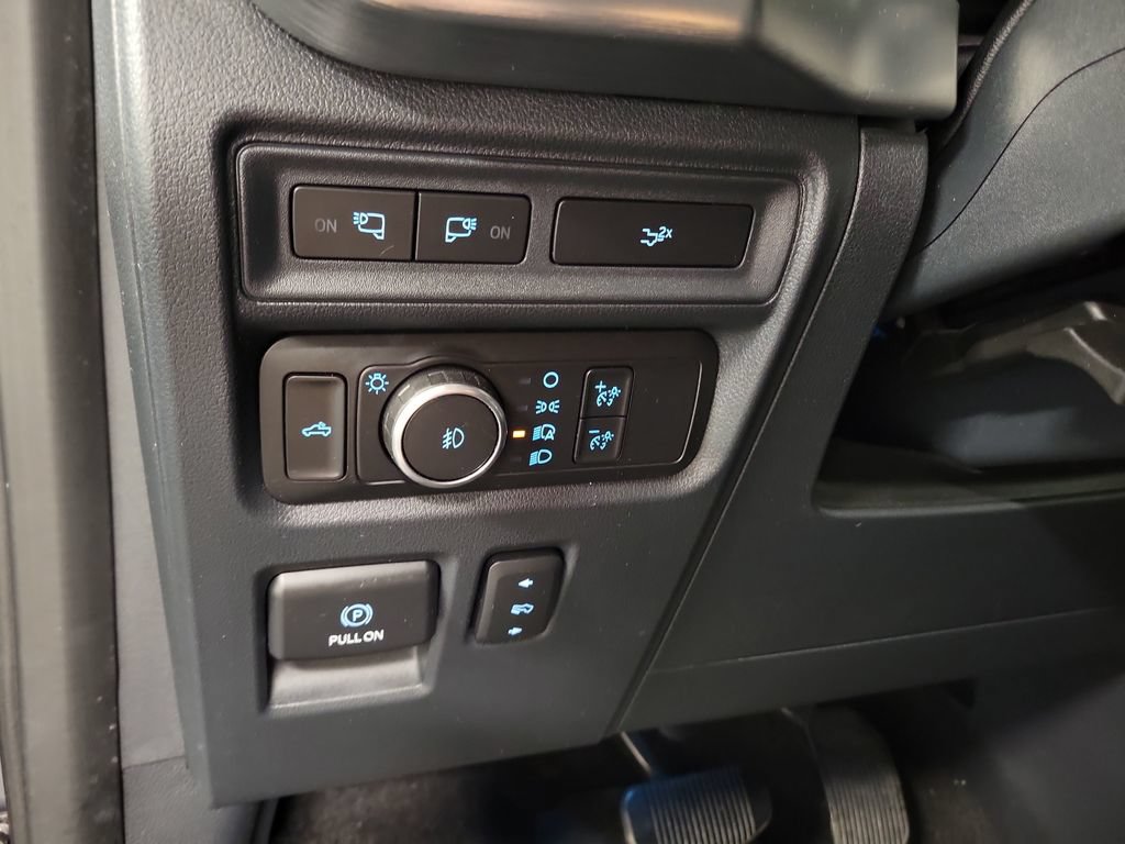 Used 2022 Ford F150 Lariat w/ Max Trailer Tow Package AWD/4WD image 27