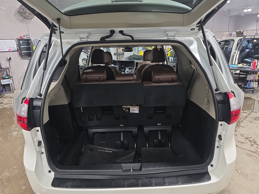 Used 2020 Toyota Sienna Limited Premium image 13