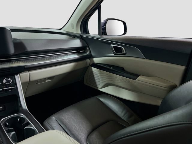Certified 2024 Kia Carnival LX image 23