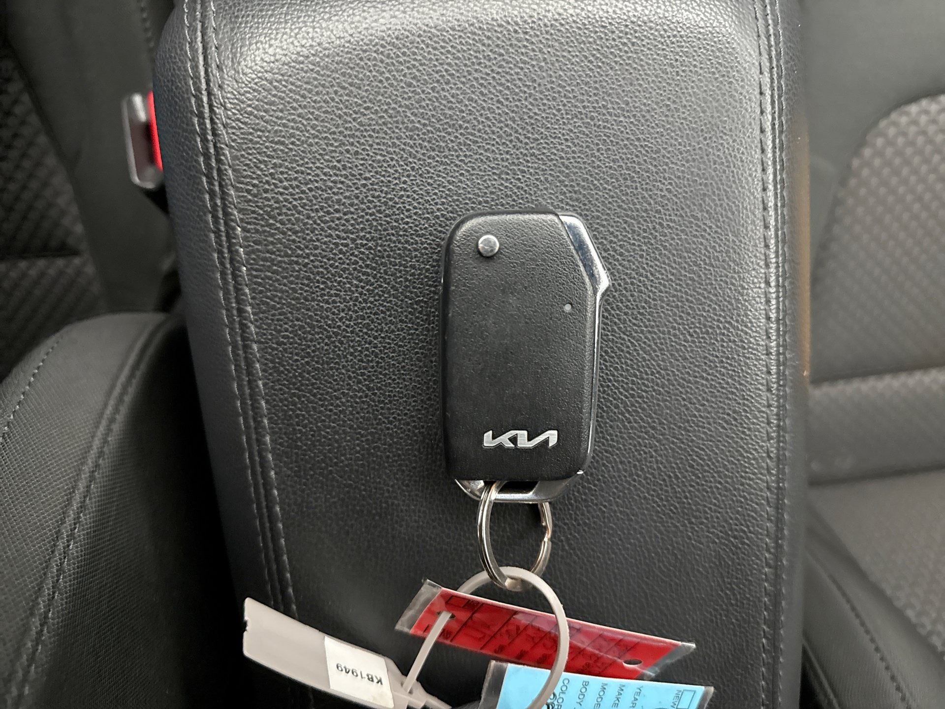 Used 2023 Kia Sportage LX AWD/4WD image 10