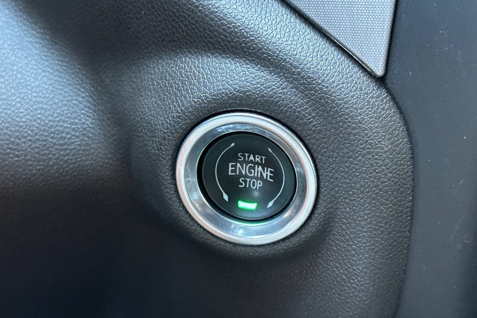 Certified 2026 GMC Yukon Denali Ultimate AWD/4WD image 15