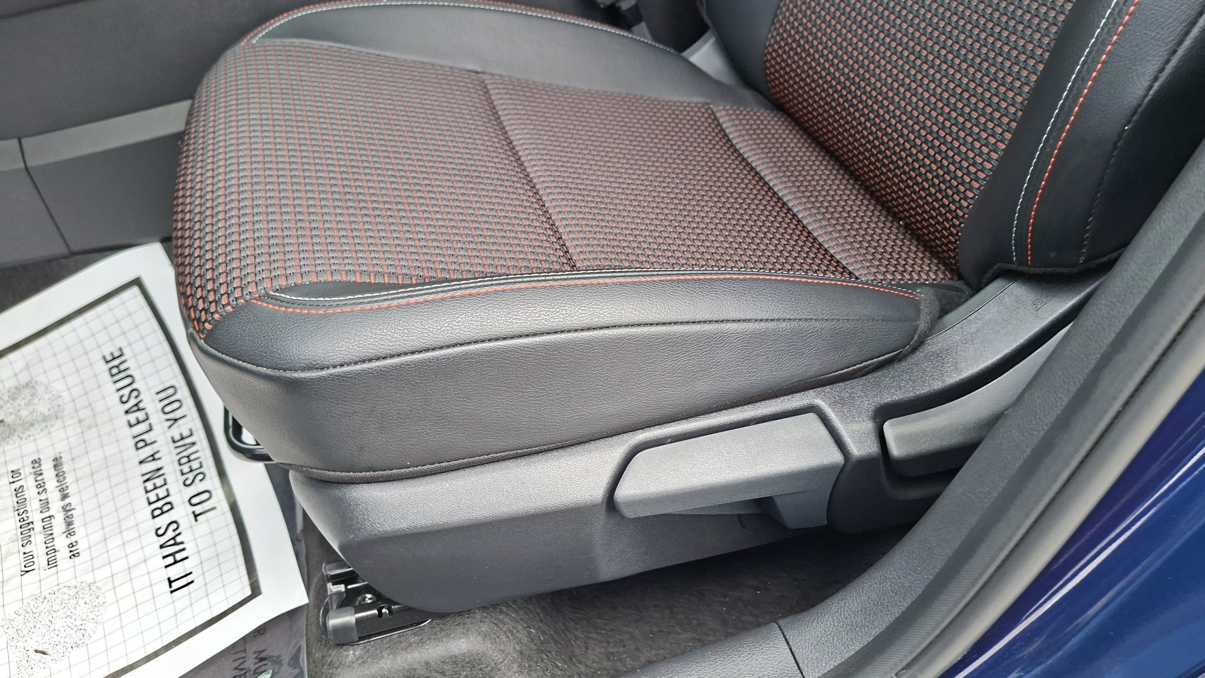 Certified 2025 Nissan Kicks SR FWD image 18