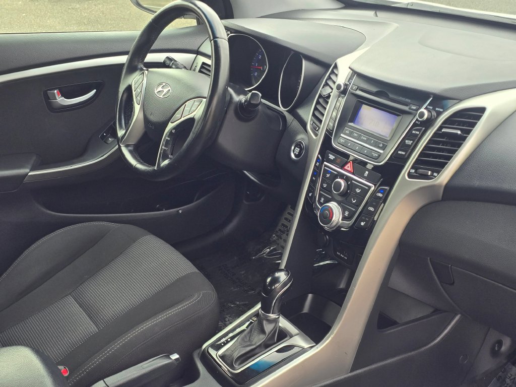 Used 2013 Hyundai Elantra GT w/ Touch & Go Pkg FWD image 17