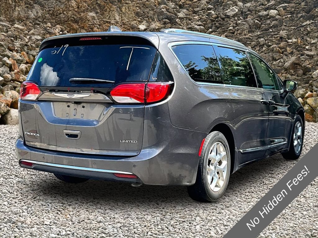 Used 2019 Chrysler Pacifica Limited FWD image 2