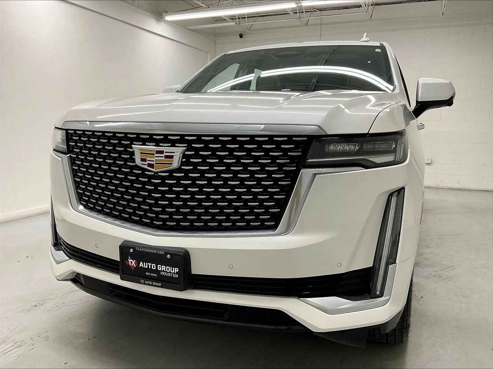 Used 2023 Cadillac Escalade ESV Premium Luxury w/ Performance Package AWD/4WD image 42