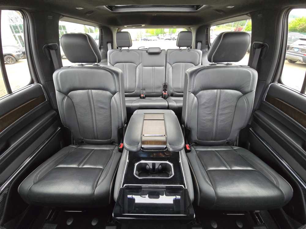 Used 2023 Jeep Grand Wagoneer Series II AWD/4WD image 18