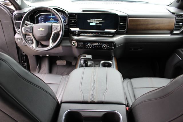 Used 2023 Chevrolet Silverado 1500 High Country w/ High Country Premium Package image 12