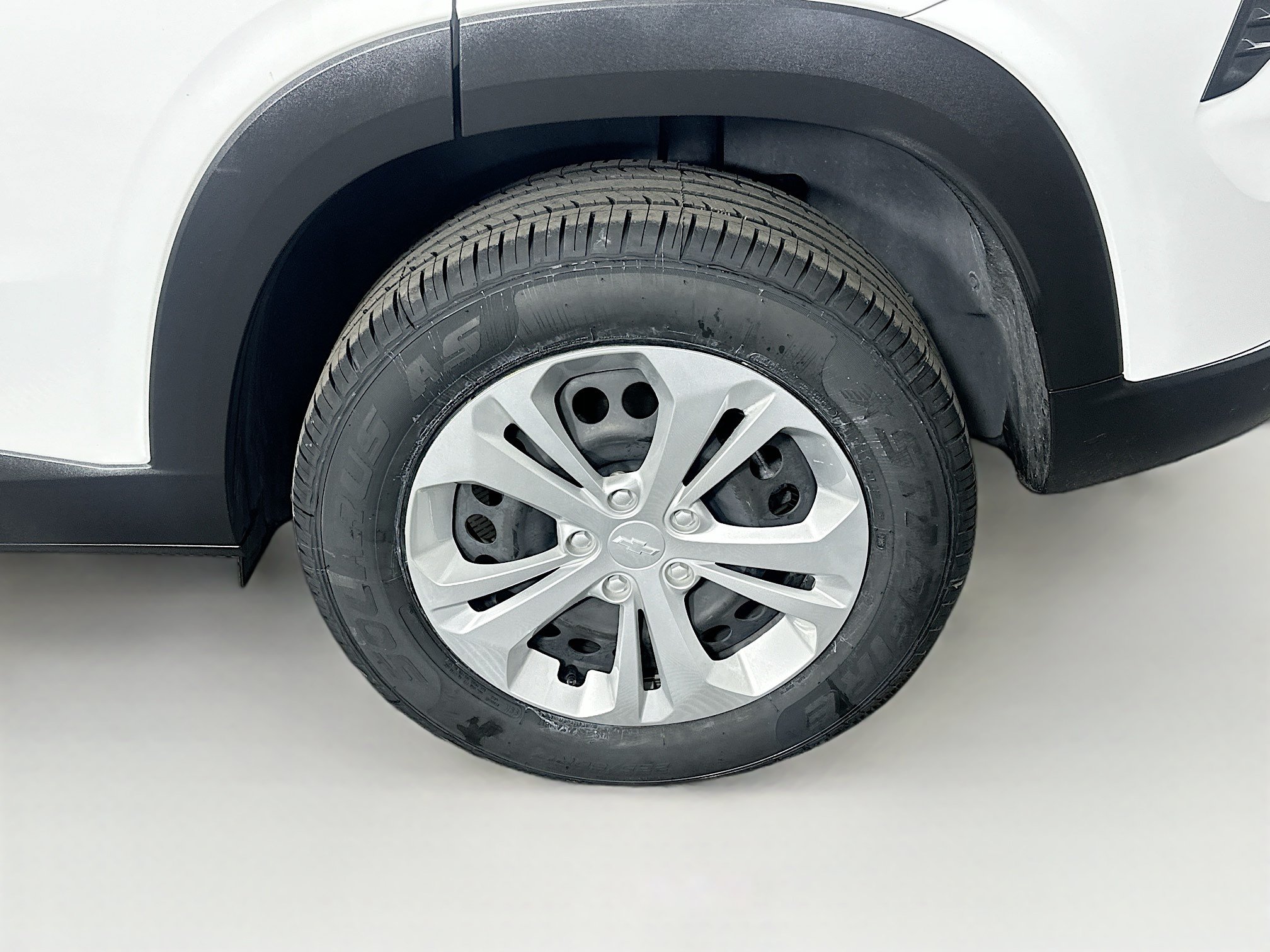 Used 2025 Chevrolet Trax LS FWD image 11