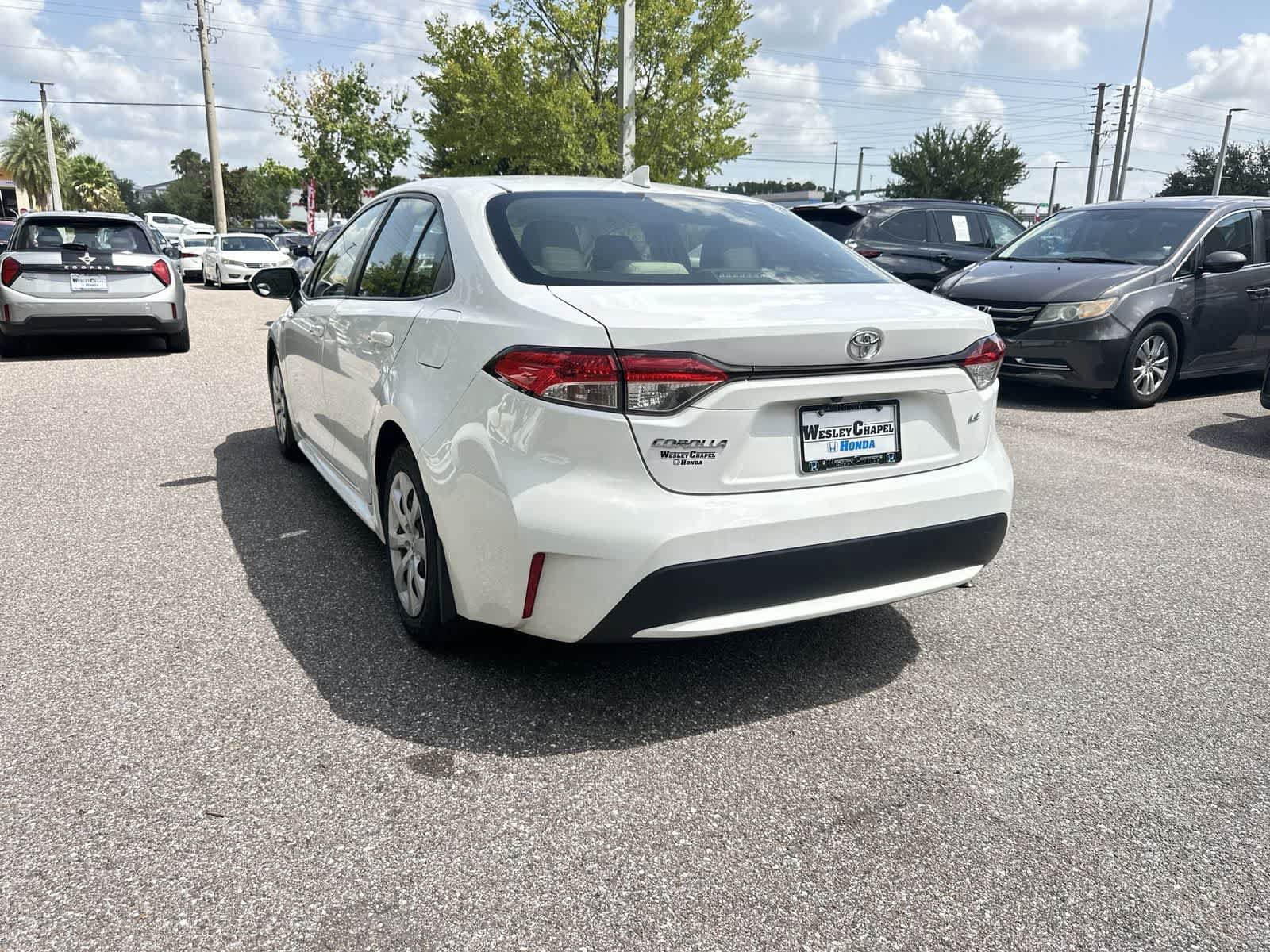 Used 2021 Toyota Corolla LE w/ Carpet Mat Package (TMS) FWD image 4