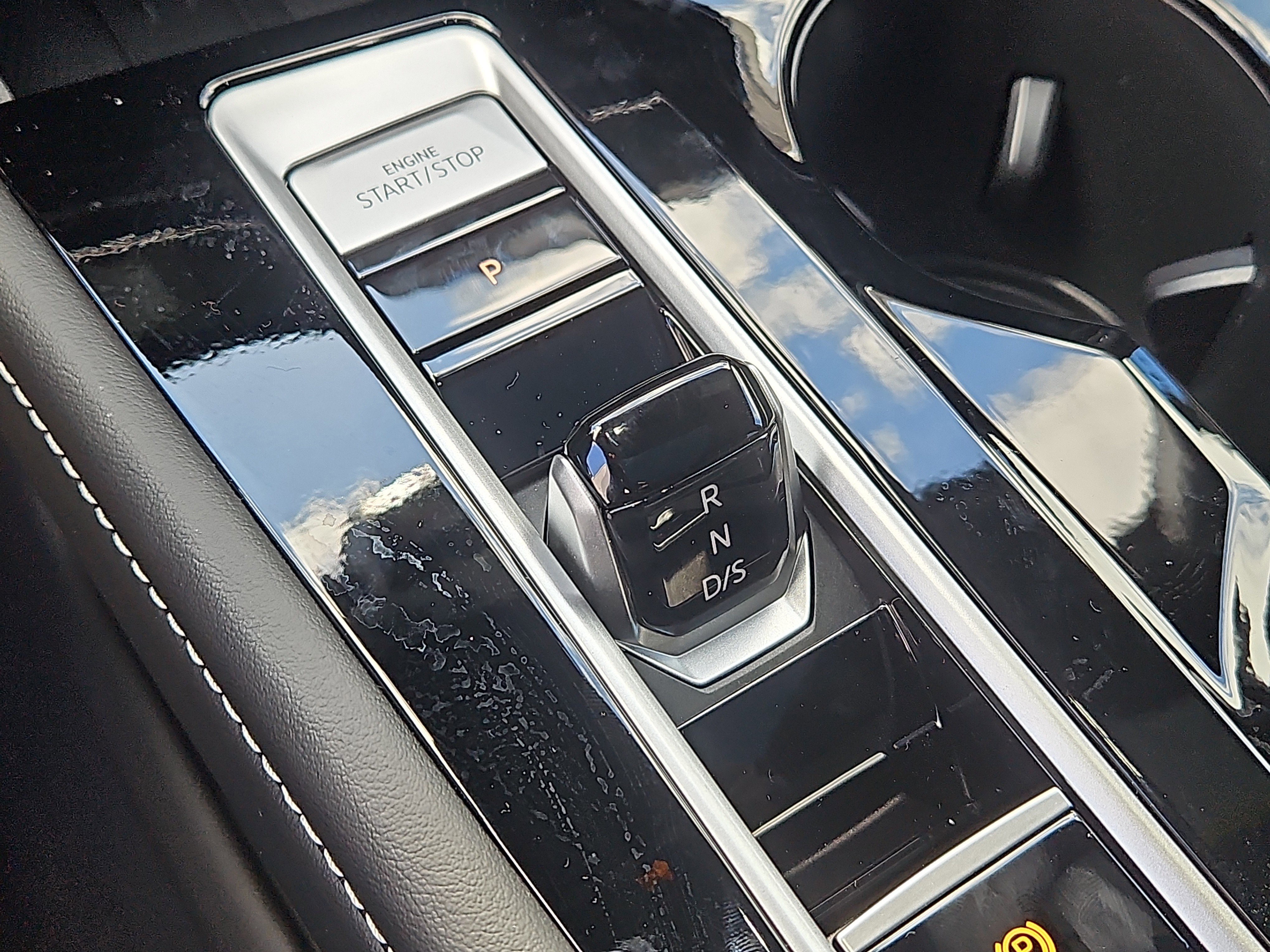 New 2026 Volkswagen Atlas Cross Sport SEL Premium R-Line image 20