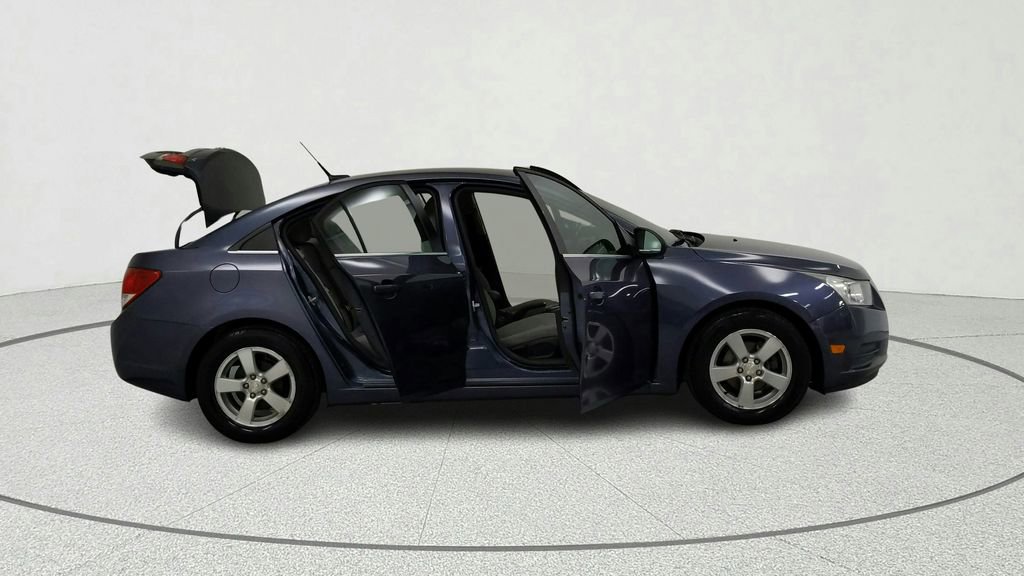 Used 2014 Chevrolet Cruze LT image 10