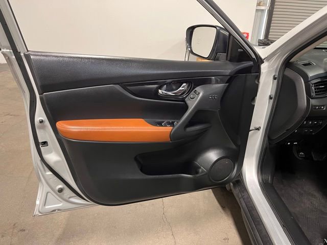 Used 2017 Nissan Rogue SL w/ SL Premium Package image 24