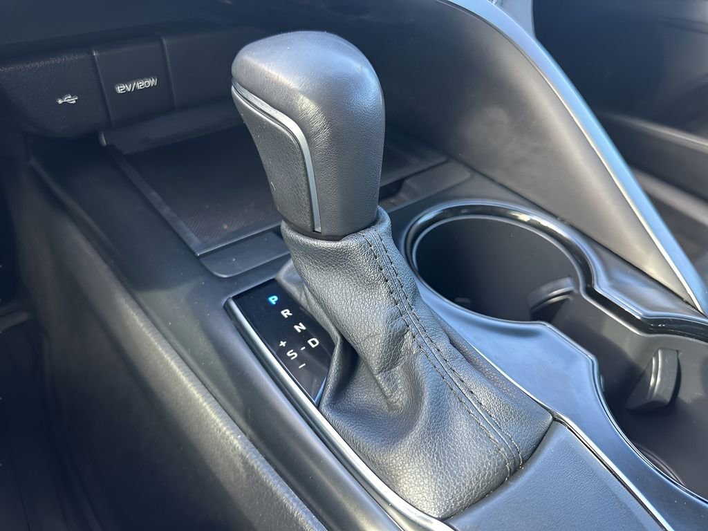 Used 2020 Toyota Camry SE image 16