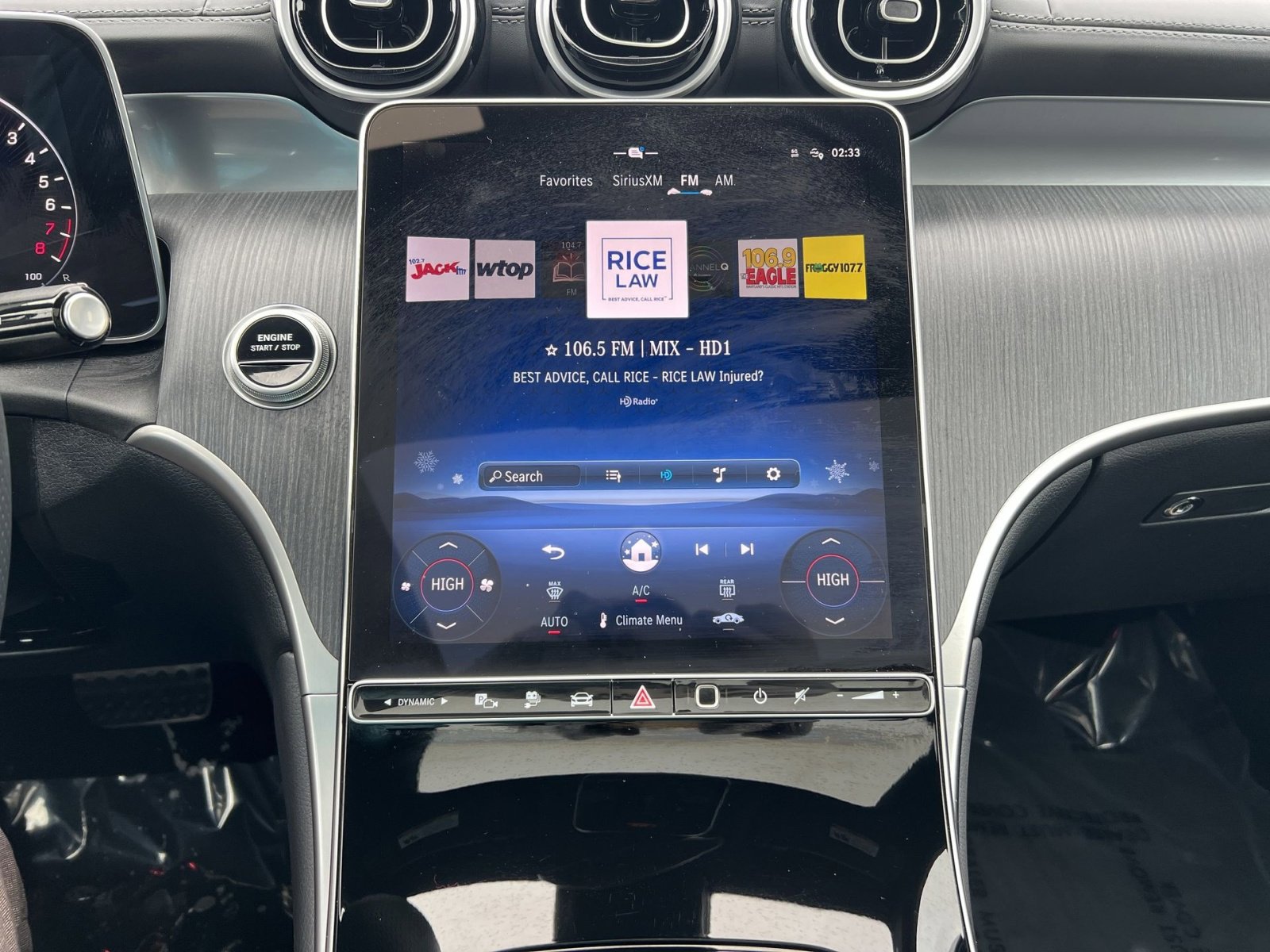 Used 2025 Mercedes-Benz GLC 350e 4MATIC image 17