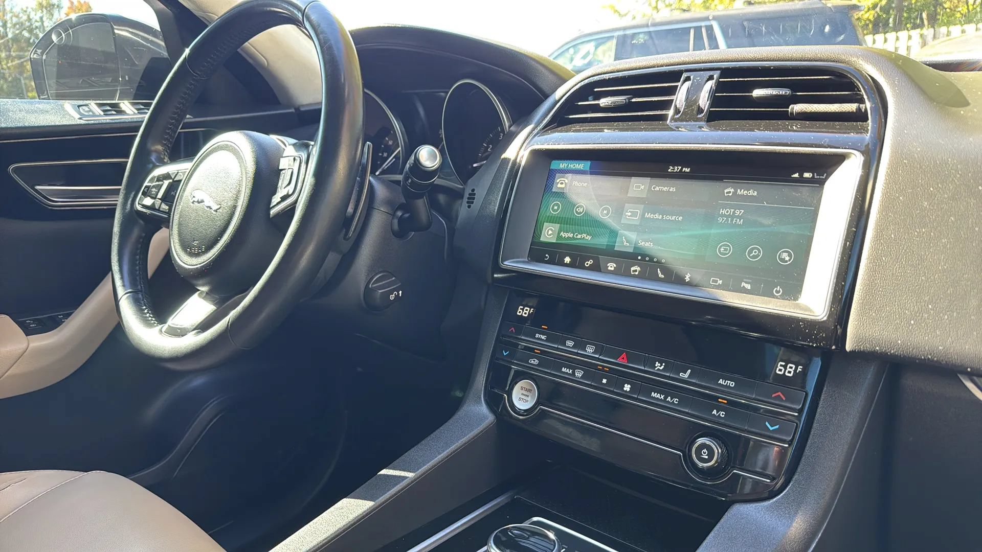 Used 2020 Jaguar F-PACE Premium AWD/4WD image 41
