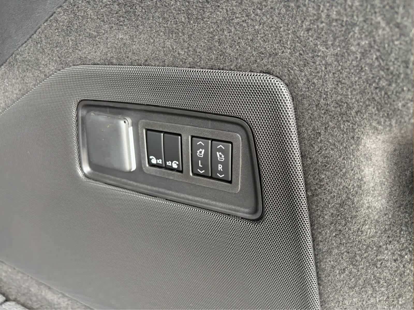 Certified 2026 Cadillac Escalade V AWD/4WD image 28