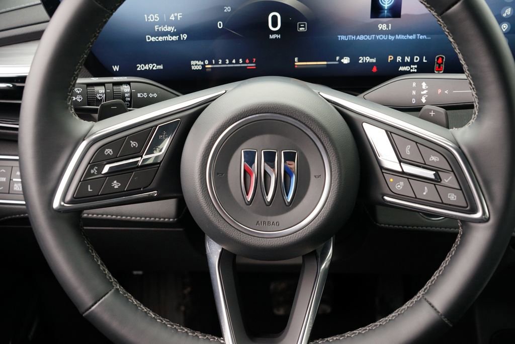 Used 2025 Buick Enclave Preferred image 23