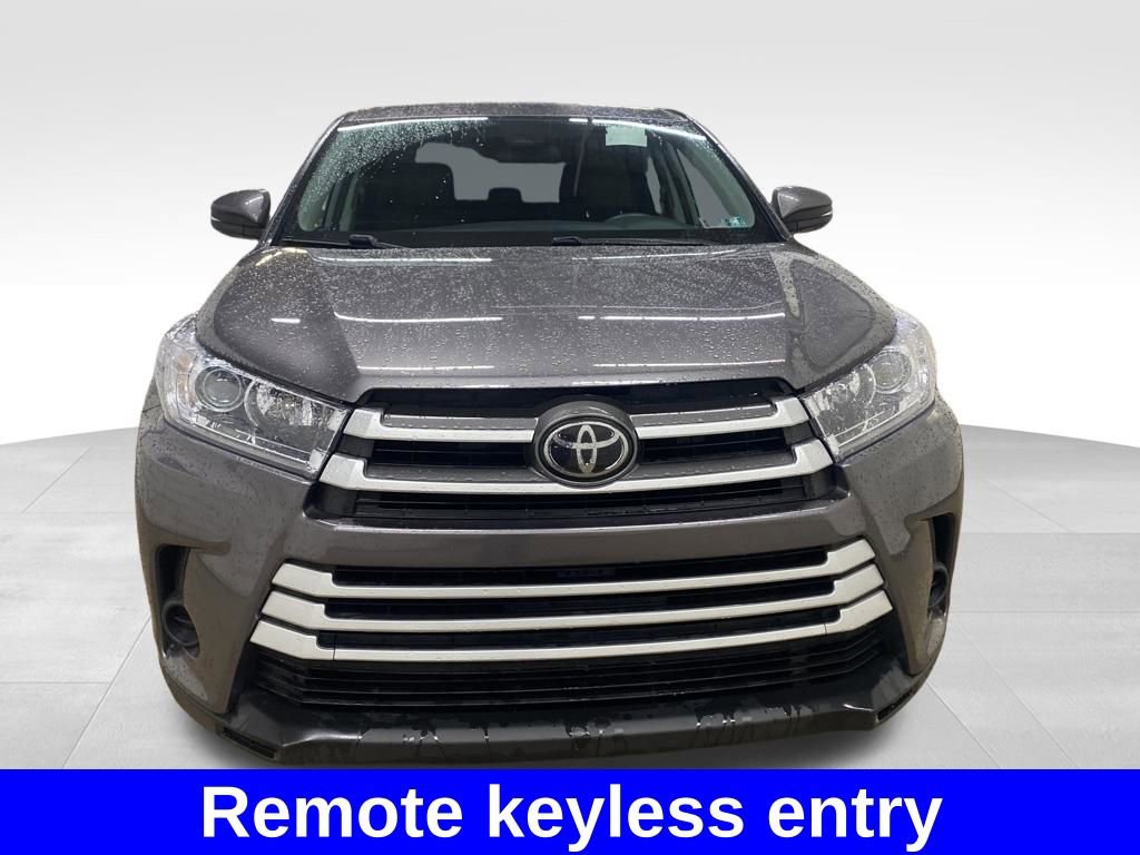 Used 2018 Toyota Highlander LE AWD/4WD image 6