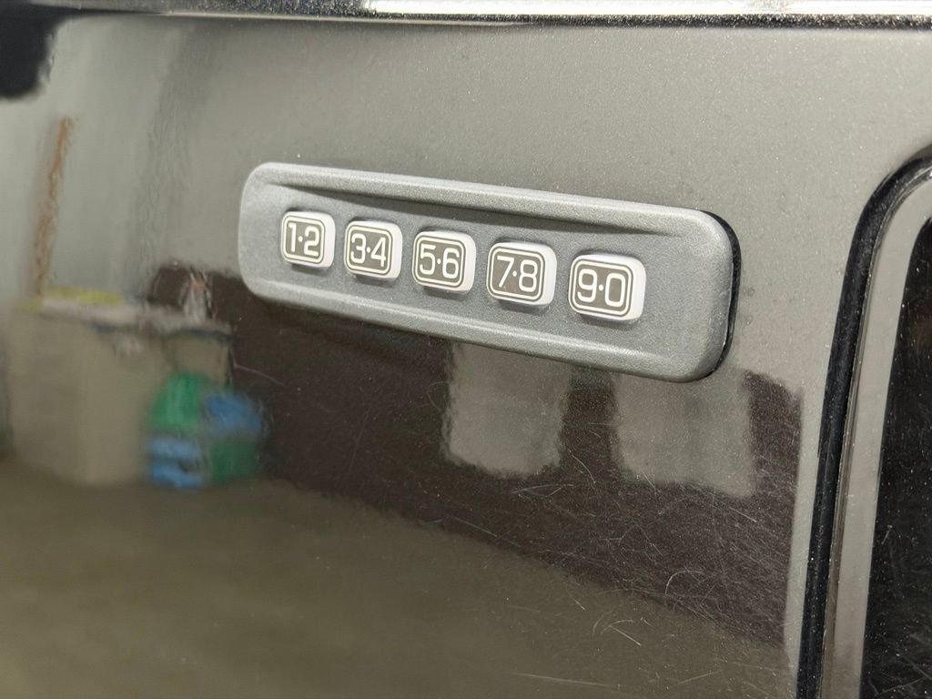 Used 2015 Ford F250 Lariat w/ Lariat Interior Package image 27