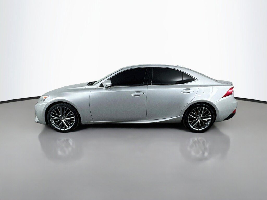 Used 2015 Lexus IS 250 w/ Navigation System Package RWD image 2