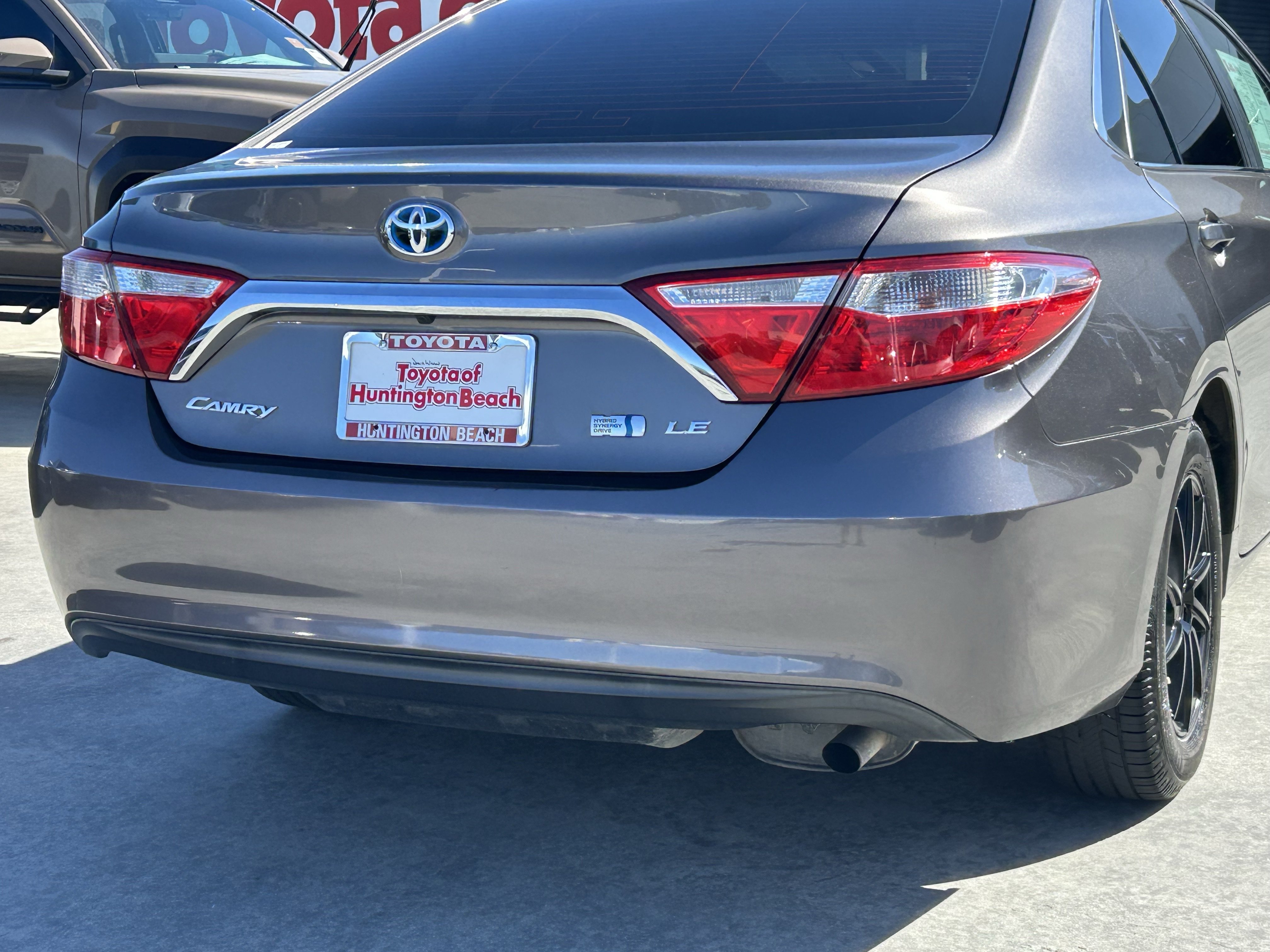 Used 2017 Toyota Camry LE FWD image 4