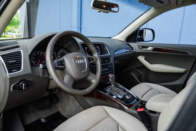 Used 2012 Audi Q5 2.0T Premium Plus w/ Premium Plus Pkg AWD/4WD image 2