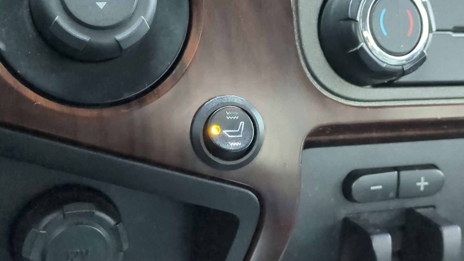 Used 2012 Ford F350 Lariat w/ Chrome Pkg image 34