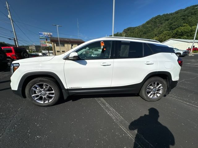 Used 2022 GMC Terrain SLT w/ Tech Package AWD/4WD image 4