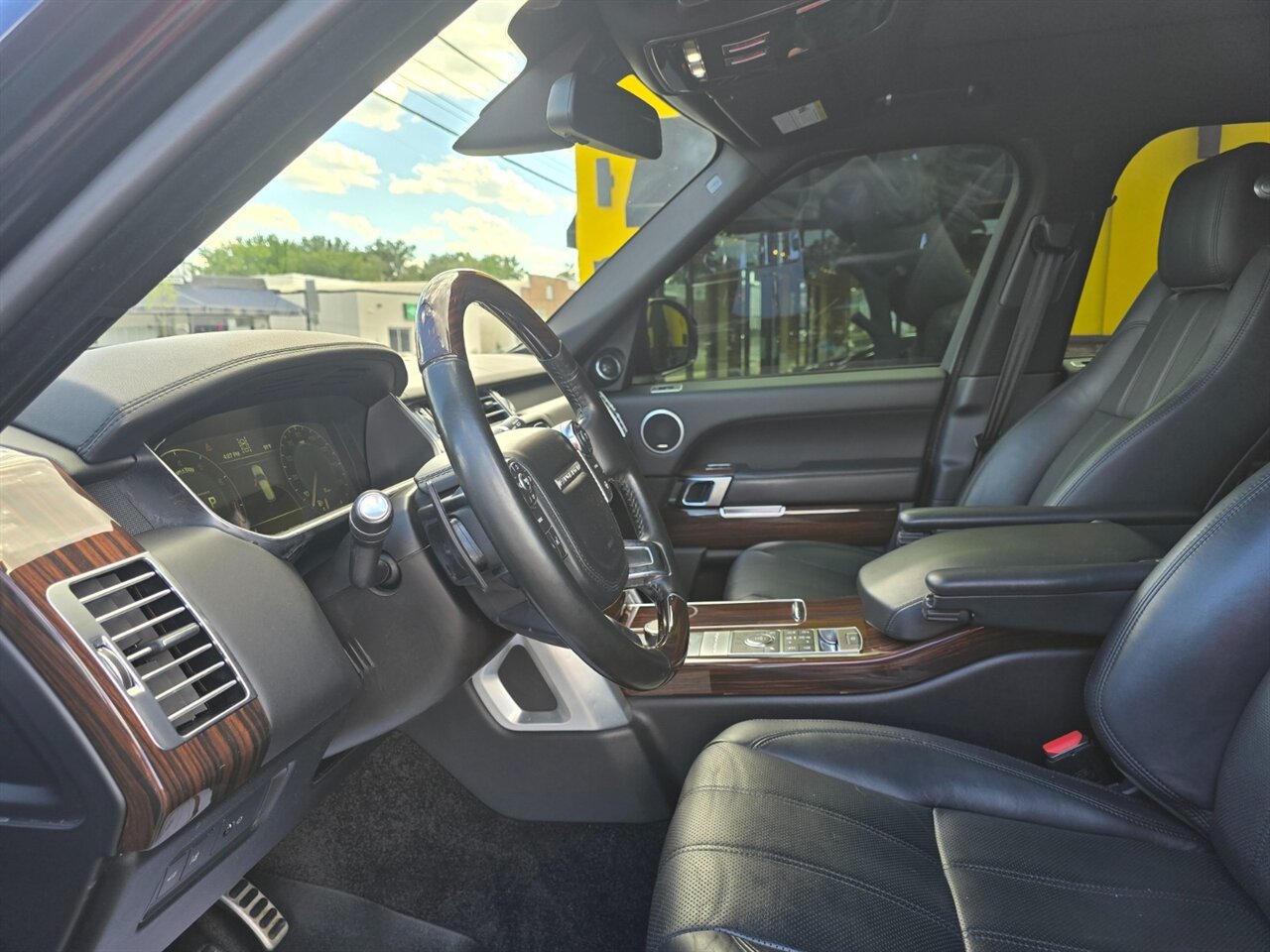 Used 2016 Land Rover Range Rover Supercharged AWD/4WD image 21