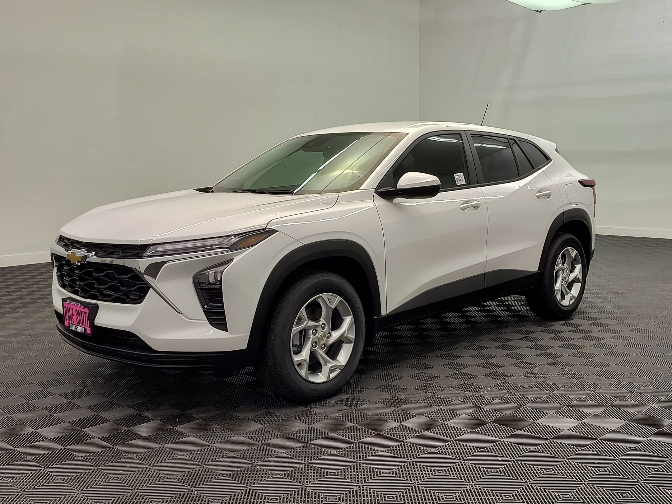 New 2026 Chevrolet Trax LS w/ LS Convenience Package FWD image 1